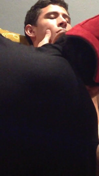 Str8 Cutie Gets Head in the Couch
