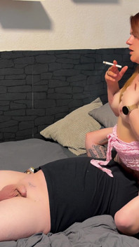 Seduta in faccia e sessione 69 mentre fumo davidoff classico