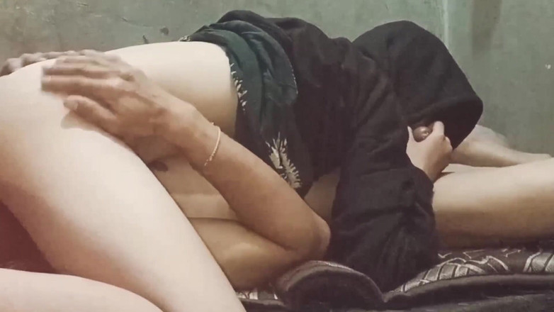 Noah: Junge asiatische freundin (18+) Erste romantische nacht im hotel - echtes amateur-paar