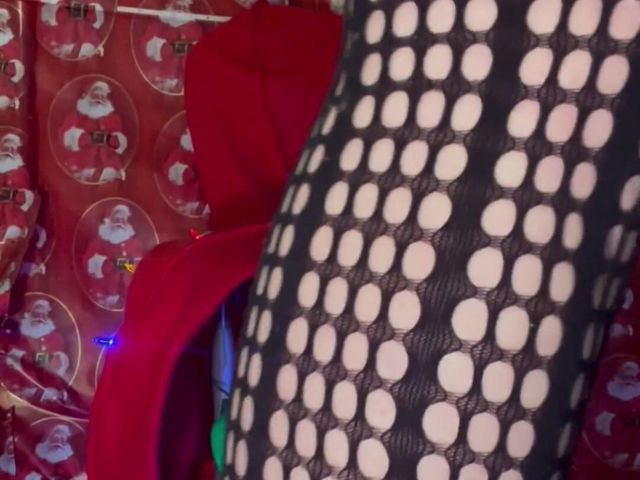 Squirting All Over Grandmas Floor at Christmas (Jada Sunkiss)