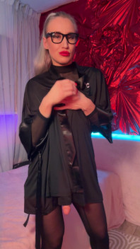 I Destroy U Ass, Bich