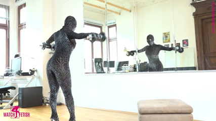 Fem Latex: Lateks ve zentai spor egzersizleri