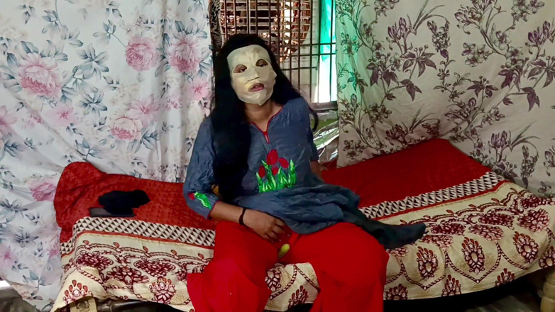 Poojakabir: Semasa Didi bersendirian di kampung, saya melihat di dalam bilik...