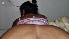Me follo a la madrastra india su gran culo