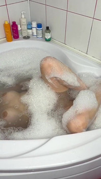 Zadrž můj dech pod pěnou ve vaně