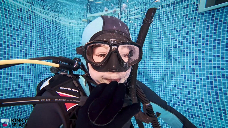 UKCuteGirl Lucy Lauren: Scuba Skills Underwater Training Session