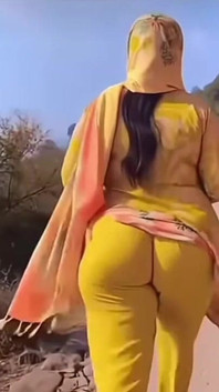 Dì nóng bỏng quyến rũ cậu bé Pakistan
