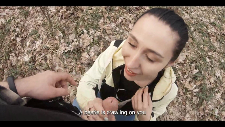 YSP Studio: Berjalan-jalan untuk Snowdrops bertukar menjadi blowjob berair di tengah-tengah hutan