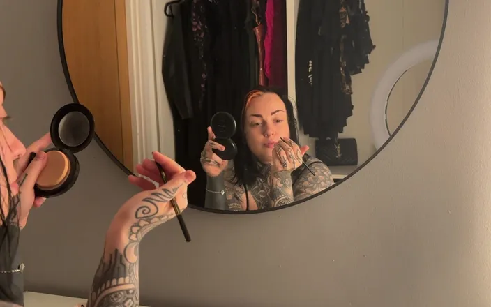 Miss Valentina: I Get Ready, You Get Ignored