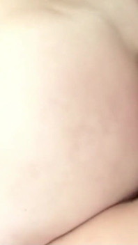 Bionda sexy trans scopa ragazzina arrapata nella figa stretta