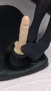 Jerking off with My Legs in Stockings