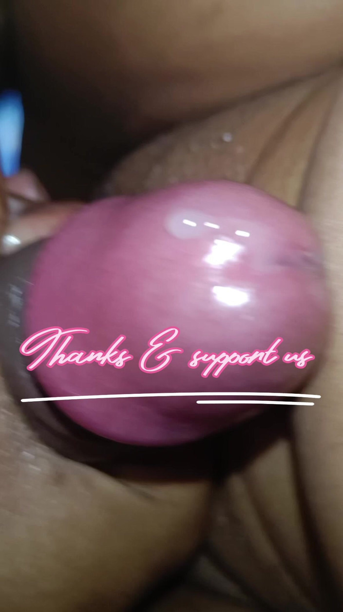 Hottishsassy69: Hintli edepsiz şımarık büyük yarakla sikişiyor ve adam Hintli kızı ıslak amına...