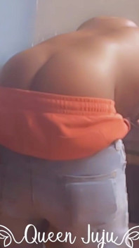 Queens View of Kingzzz Fat Asssss