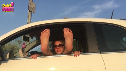 Smokin Fetish: Fetish kaki dalam kereta dengan remaja panas