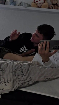 Apenas um boquete gay rápido entre