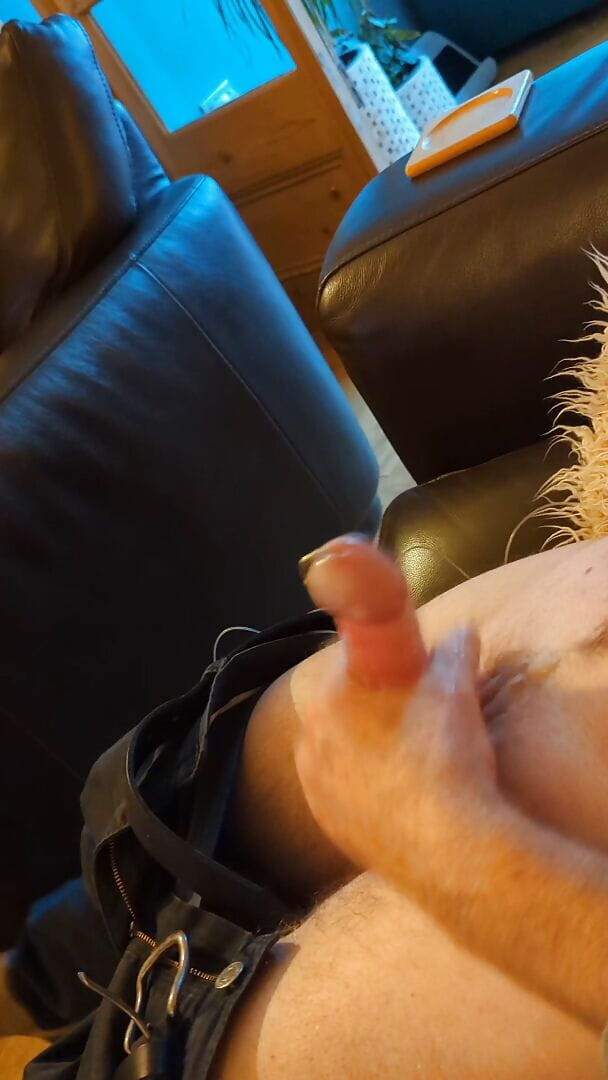 Bellhead: Un minut singur acasă