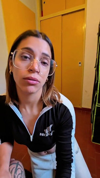 Sorprendetelo Mentre Si Masturba E Aiutatelo