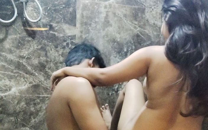 Lysa: College Girl Fucking Hard in Bathroom with Her Ex