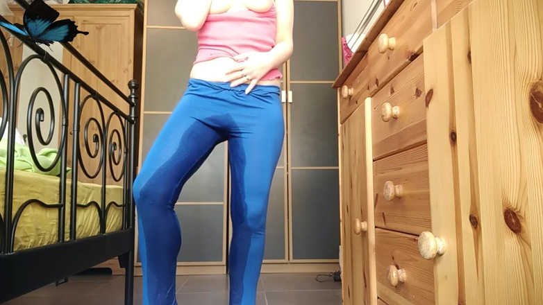 RavenBigAss: Desperat vätande kissa, dusch, anal, spela fitta