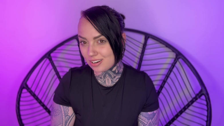 Miss Valentina: Ballbusting en neuken