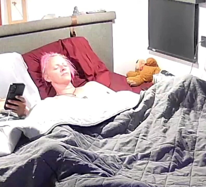 KittieNoOne: Geile milf masterbeert