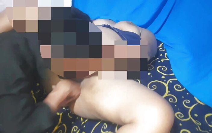 HotNepalese: Мій друг чоловіка лизав мою мокру пизду і трахав мою мокру пизду