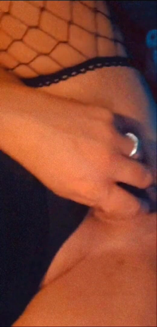 SuperHeadStormyRae: Big clit