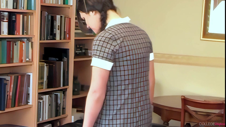 College Uniform: 萨曼莎·巴克斯顿的夏装拍摄