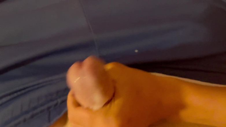 Quan Vietnam 18: Mladá právě 18letá nejlepší kamarádka dává pomocnou ruku velkému péru, obrovské...