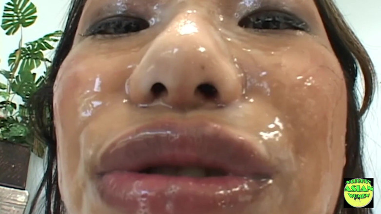 Naughty Asian Women: La carina veronica lynn diventa volgare quando la gangbang inizia...