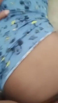 Nevlastní otec šuká nevlastní dceru s velkým zadkem v Pyžamu