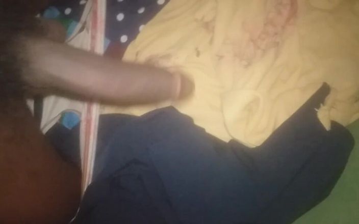 Badman4606: Pria gila masturbasi di kamarnya.