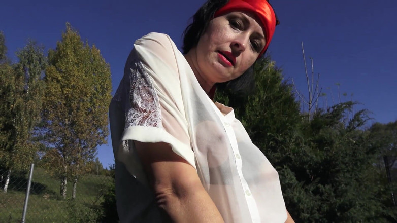 Wanilianna: Outdoor-analdildo-ficken
