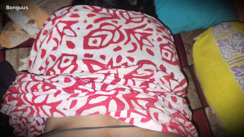 Riya Bonguus: Desi Bhabhi stříkání do kundičky