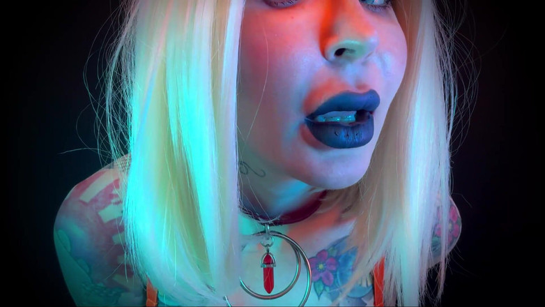 Baal Eldritch: 사용자 정의 사진을위한 매트 블랙 입술 - 립스틱 응용 프로그램, 스와치, 얼굴 페티쉬, 입술 페티쉬