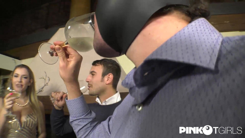 Pinko TGirls: Người chuyển giới và chồng cô ấy đụ một người phụ nữ...