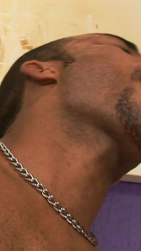 Trio anal interracial avec une trans et deux jumelles