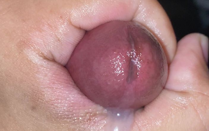 HornyNahidHasan: हॉट आदमी ने अपना लंड दिखाया इसलिए मैंने लंड हिलाया