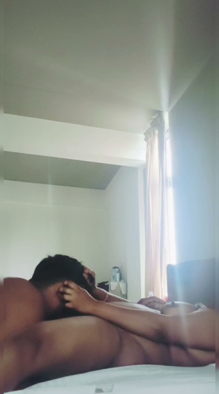 Mallucouple69: Mallu evli kadın yüksek sesle çığlık atıyor