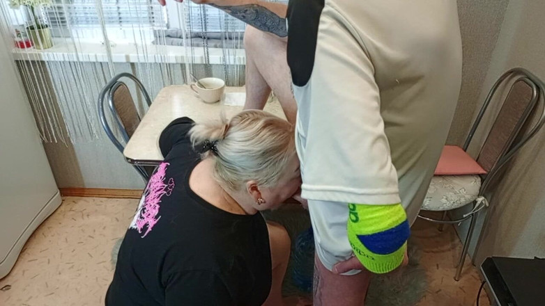 Zona901: Pada waktu petang, saya mengongkek jiran saya di dalam mulut...