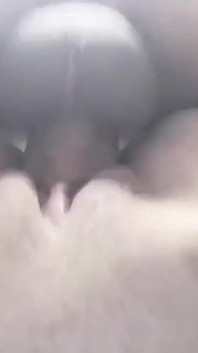 Un inconnu taille une pipe et se fait prendre en levrette