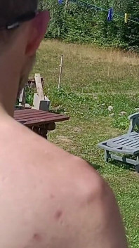mientras colgaba la ropa