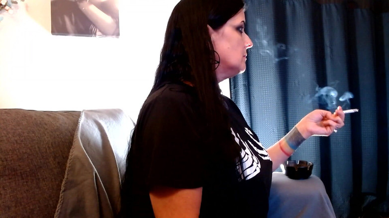 Abby Anna: MILF kouření