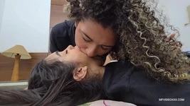 Challenge Kisses: Deep Kiss