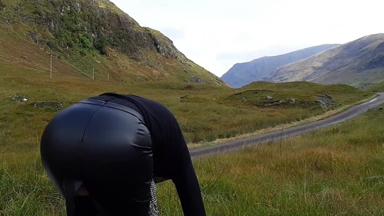Wanilianna: Kink ở Glen Etive, Scotland
