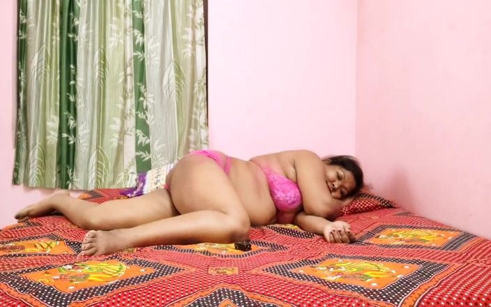Sonam Official: Indická žena v domácnosti Sexy show 4