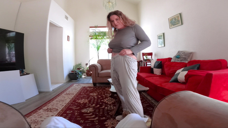 Erin Electra: Milf met grote natuurlijke tieten stuitert, geneukt door stiefzoon