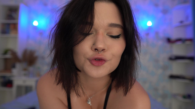 Kate Koss: I Use Aloe to Keep My Breasts Soft