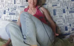6th Monthes Pregnant Woman Smelly Farts and Sniff Her Own Farts, Wearing Jeans and T-shirt. Face Included in the Video