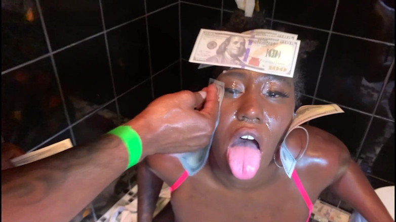 Major Ebony: Ebony Slut Destroyed in the Bathroom by BBC Rome Major!